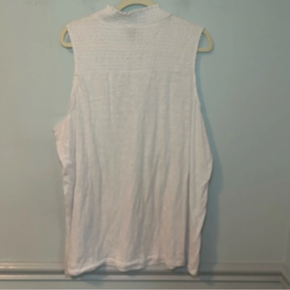 Torrid White Heritage Slub Smocked Yoke Henley Tank Size 3X - Picture 4 of 9